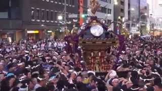 下谷神社 大祭 本社大神輿 宮入り トラブル発生2014年。 [upl. by Aileve115]