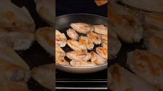 A new way to cook Chicken WINGS 🍗 foodshorts [upl. by Tresa946]