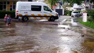 Waterleiding geknapt in Schalkhaar straat staat blank [upl. by Nilyram]