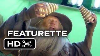 Sir Ian McKellen Gandalf falls asleep on the Hobbit set [upl. by Annot]