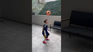 Trucos de Futbol para niños Cabezazo DanyPlayTime futbolbrasileño futbol futbolskills [upl. by Atsirk283]