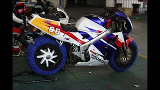 Old bike sound  Honda RVF400 Honda RVF400 的 V4 声线 [upl. by Airaet]