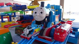 Thomas the Tank Engine amp Chuggington ☆ Plarail colorful course with Big Thomas and Rainbow Bridge [upl. by Kirkwood]