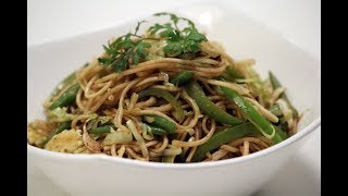 Jain Hakka Noodles  Sanjeev Kapoor Khazana [upl. by Amie]