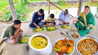 বৃষ্টি বাদল দিনে ঘরে থাকা চাল দিয়েই খিচুড়ি রান্না করলাম সাথে বেগুন ভাজা আর লাবড়া  khichuri recipe [upl. by Jotham]