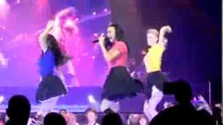 Glee Live 2011 O2 Arena  Valerie Mic goes off [upl. by Boiney]