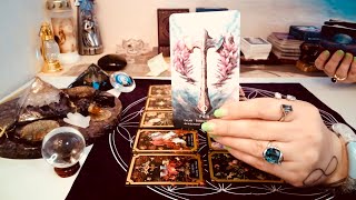 Voyance sur L’abbé Pierre paix à son âme 🔮🙏Manipulation et détournement tarot actualités guidance [upl. by Alvy224]