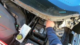 SOLVEDBATTERY REPLACEMENT20132019 Ford Escape30 Minute JobGET A GOOD NEW BATTERY 18999howto [upl. by Agnesse]