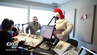 Bonhomme Carnaval au 1021 CKOI [upl. by Anomis598]