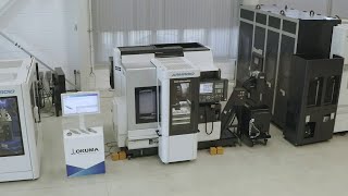 Okuma LB3000 s robotem Armroid [upl. by Mcclenon434]