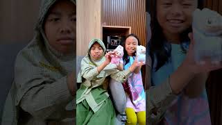 Riska Vlog Rebutan Labu Labu Incess Nanges [upl. by Soalokin]