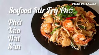 🇨🇦 Phở Xào Hải Sản  Seafood Stir Fry Noodles Eng Sub Cuộc Sống Canada [upl. by Gardy]