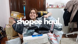 SHOPEE HAUL UNBOXING THE COOLEST ITEMS 💸 [upl. by Aip]