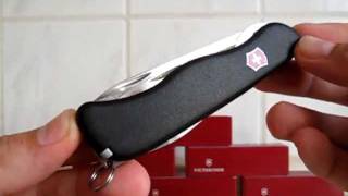 Victorinox 084633 or Trailmaster  bigger blade with lock [upl. by Lucian255]