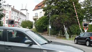 Bahnübergang Tuttlingen Balinger Straße  Lo57  218 auf Donautalbahn [upl. by Airdnaed279]