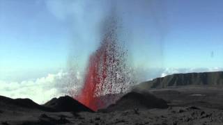 Eruption Piton de la Fournaise à la Réunion [upl. by Nevada]