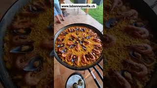 Recettes authentiques Paella Valenciana et aux fruits de mer par La Bonne Paella traiteur en Suisse [upl. by Broeder]