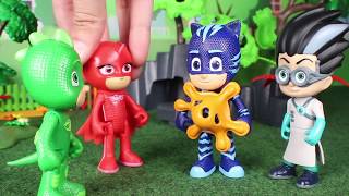 PJ Masks Toys ⚡ Catboy leaves the PJ Masks [upl. by Auberbach]