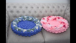 HAND CROCHET A CHUNKY CHENILLE CAT BEDBECOZI YARN [upl. by Sletten]