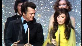 Conway Twitty amp Loretta Lynn Win Favorite Country Group  AMA 1975 [upl. by Akinhoj]