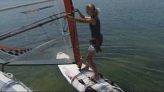 Planche à voile  Bérénice Mège 13 ans et déjà champi [upl. by Ydaf898]