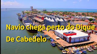 Navio passa rente ao Dique de Cabedelo [upl. by Wallraff]