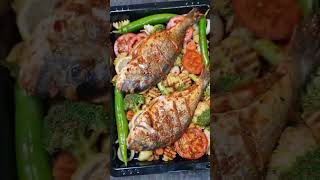 Unser neues Video ist hoch  Gebackener Fisch mit Gemüse – Aromatisch und Gesund [upl. by Eerot]