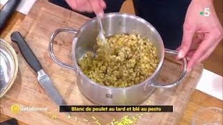 Coup dfood  Blanc de poulet au lard et blé au pesto [upl. by Powel]