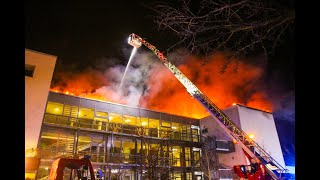 Oberstufenzentrum in Flammen Hennigsdorf [upl. by Cinamod]