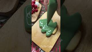 Lets create together this cute Christmas tree christmas baking cookingvideo cookies royalicing [upl. by Sila]