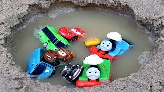 Aprende Colores para Niños en Español Coches Trenes y Carros Disney Cars y Agua [upl. by Drarreg]