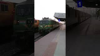 Yatrigan kripya Dhyan den ya aavaj kiske h train indianrailways railway shorts [upl. by Lowis]