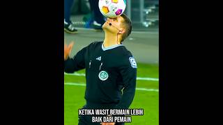 Ketika Wasit Bermain Lebih Baik Dari Pemain 😳 [upl. by Nomannic]