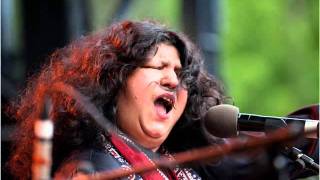 Abida Parveen  Sunn Baat  Kalam Hazrat Sachal Sarmast Sardar janwmv [upl. by Ijnek]