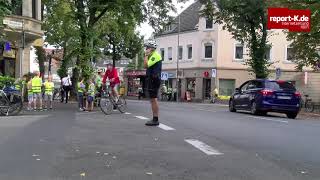 Schulanfang in Köln  Polizei Karneval und Pänz unterwegs [upl. by Yrebmik]