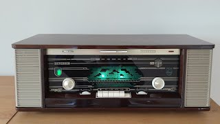 Philips Reverbeo Valve Radio [upl. by Valeda]