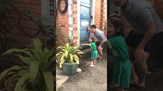 Ba ơi  có ổ kiến vàng trước nhà kìa shorts funny [upl. by Bear]