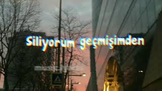 Nigar MuharremOmuzumda Ağlayan Bir Sen Lyrics [upl. by Lebna]