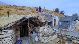 The mountain and the cave house a day in the life of Zaris mother in rainy weather [upl. by Bobby]