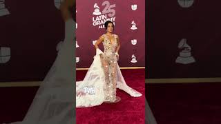 Becky G posa en la alfombra de los Latin GRAMMY [upl. by Aivatan634]