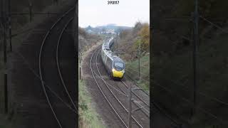 390117 tilting as it passes Forton south of Lancaster [upl. by Yelsha]