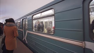 Russia Moscow 2X metro ride from Турге́невская to Третьяко́вская [upl. by Meredithe]