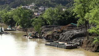 Dragagem do Rio Itajaí Açu [upl. by Eyr]