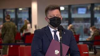 „Ludzie pytają czy w szczepionkach są chipy” UWAGA TVN [upl. by Aeiram]