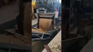 Chinese wood chipper machine easily assisting production tasks machine woodpelletmachine [upl. by Saihttam744]