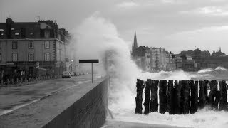 Grandes marées et tempête à SaintMaloBretagneStorm Tide Marea [upl. by Iona]