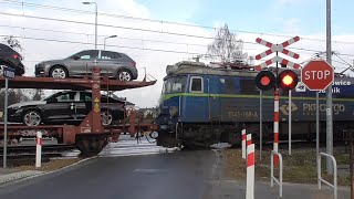 Przejazd kolejowy Jawiszowice ul Wiśniowa [upl. by Kwarteng596]