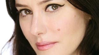 Lisa Eldridge  Signature Kitten Flick eyeliner Tutorial [upl. by Rhoads]