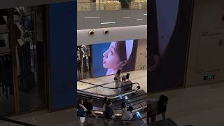 When Wan Peng saw her ad at a shopping mall her reaction be like wanpeng vạnbằng 万鹏 fyp [upl. by Asertal]