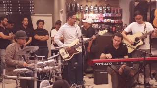 Shattered Like Rivermaya live performance by Sponge Cola [upl. by Severen]